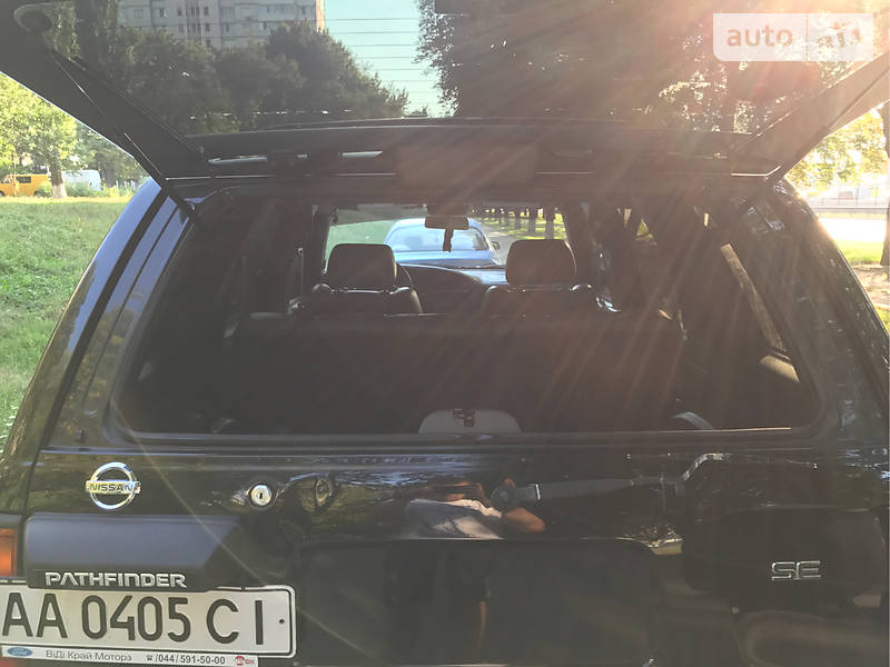 Внедорожник / Кроссовер Nissan Pathfinder 1997 в Киеве