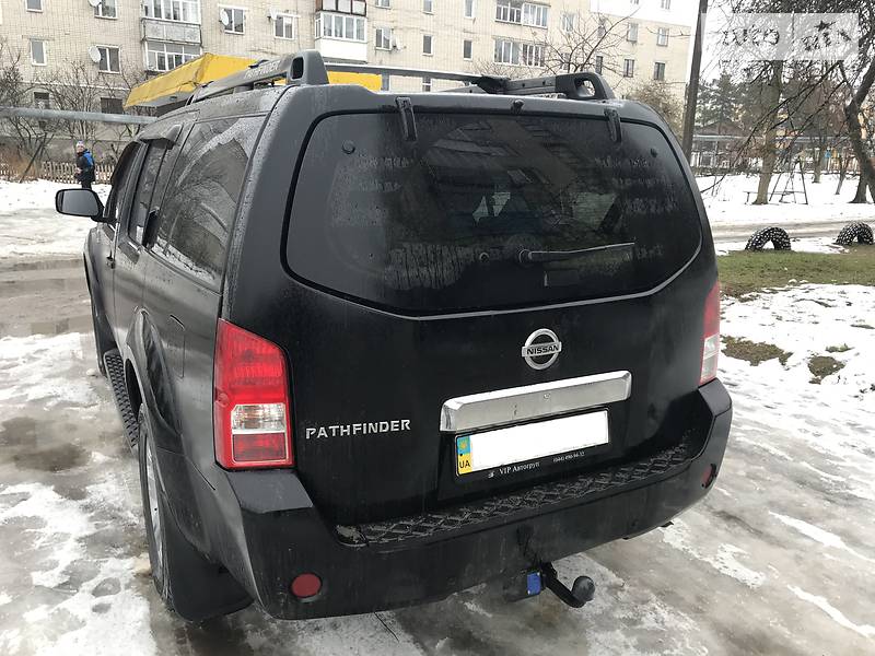 Позашляховик / Кросовер Nissan Pathfinder 2005 в Києві
