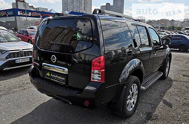 Позашляховик / Кросовер Nissan Pathfinder 2012 в 