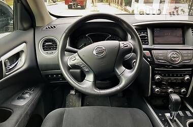 Позашляховик / Кросовер Nissan Pathfinder 2014 в Чернівцях