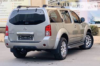 Позашляховик / Кросовер Nissan Pathfinder 2012 в 