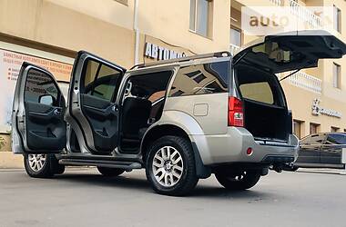 Позашляховик / Кросовер Nissan Pathfinder 2012 в 