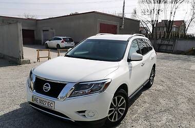 Позашляховик / Кросовер Nissan Pathfinder 2016 в 