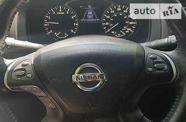 Внедорожник / Кроссовер Nissan Pathfinder 2015 в Черноморске