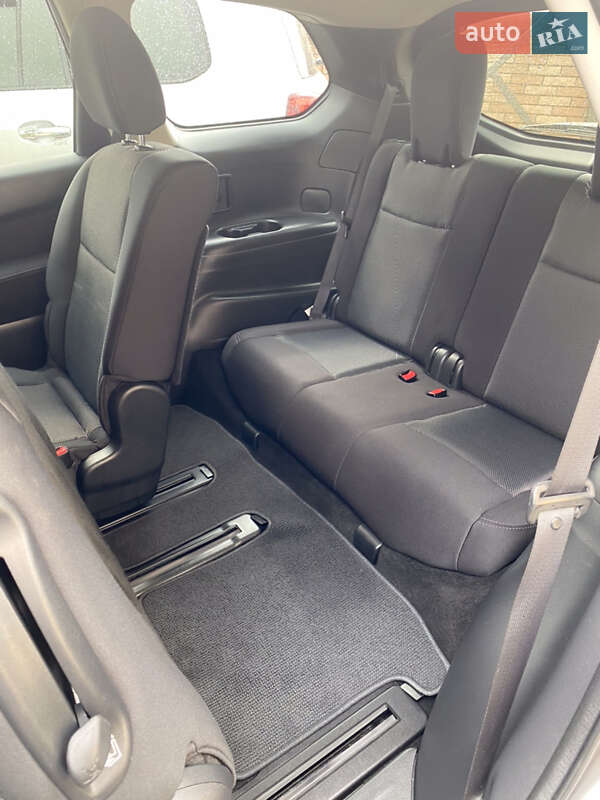 Внедорожник / Кроссовер Nissan Pathfinder 2017 в Черновцах