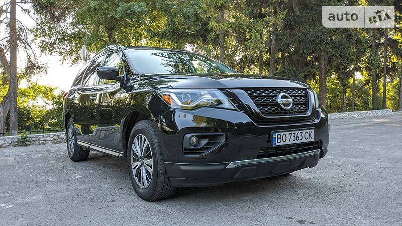 Внедорожник / Кроссовер Nissan Pathfinder 2018 в Киеве