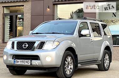 Позашляховик / Кросовер Nissan Pathfinder 2013 в 