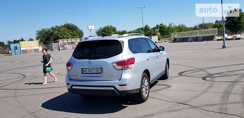 Позашляховик / Кросовер Nissan Pathfinder 2016 в Дніпрі