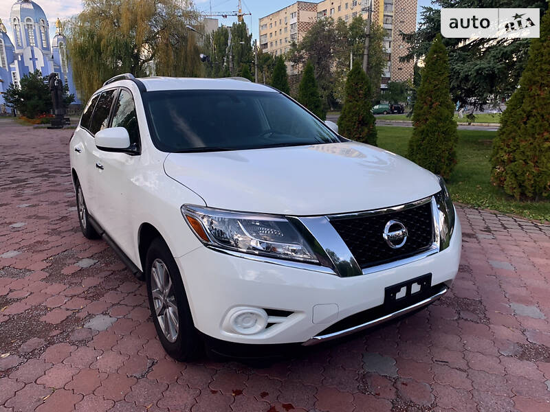 Внедорожник / Кроссовер Nissan Pathfinder 2016 в Виннице