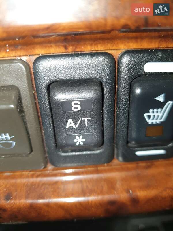 Внедорожник / Кроссовер Nissan Pathfinder 1999 в Киеве