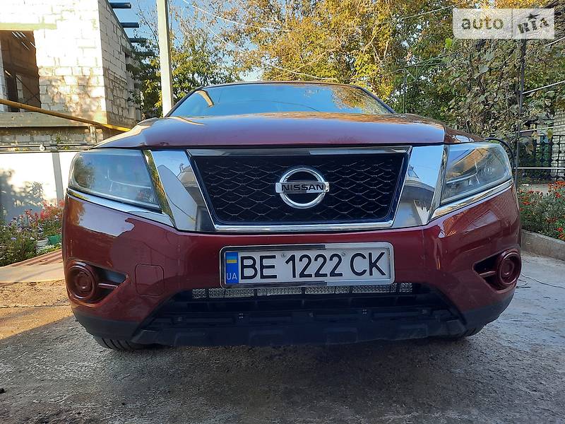 Позашляховик / Кросовер Nissan Pathfinder 2014 в Первомайську