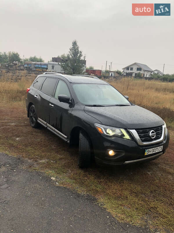 Позашляховик / Кросовер Nissan Pathfinder 2017 в Борисполі