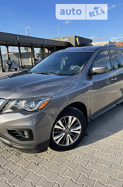 Позашляховик / Кросовер Nissan Pathfinder 2019 в 
