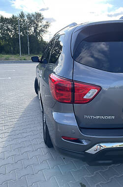 Позашляховик / Кросовер Nissan Pathfinder 2019 в 