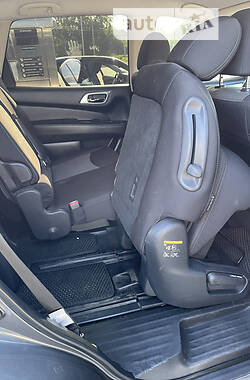 Позашляховик / Кросовер Nissan Pathfinder 2019 в 