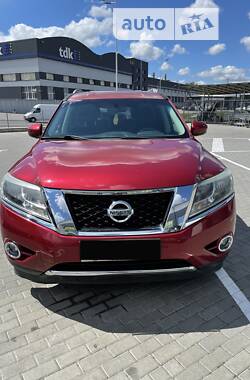 Позашляховик / Кросовер Nissan Pathfinder 2016 в Покровську