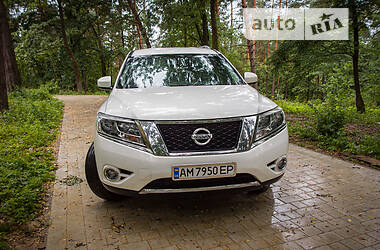 Внедорожник / Кроссовер Nissan Pathfinder 2014 в Житомире