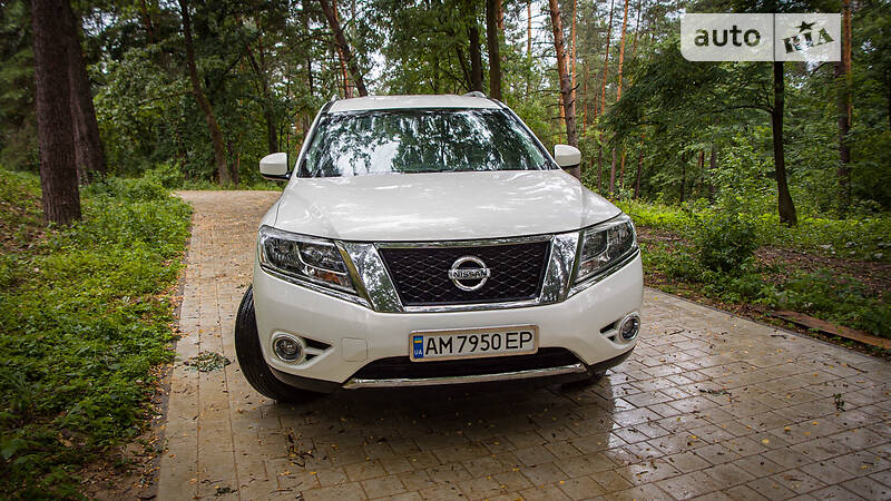 Позашляховик / Кросовер Nissan Pathfinder 2014 в Житомирі