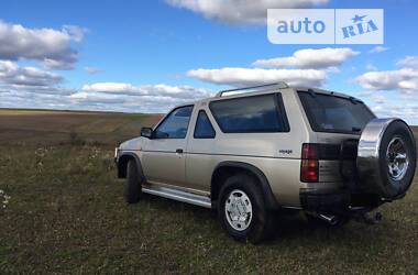 Внедорожник / Кроссовер Nissan Pathfinder 1987 в 