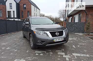 Внедорожник / Кроссовер Nissan Pathfinder 2015 в Киеве