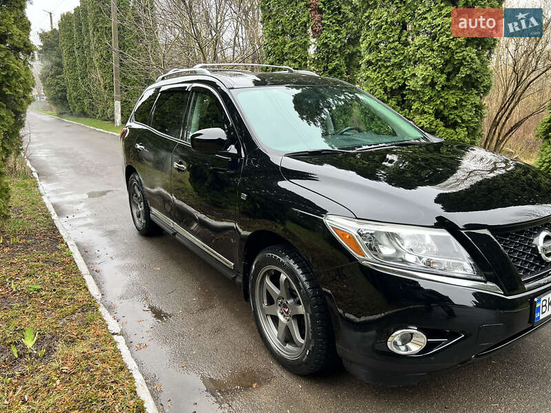 Внедорожник / Кроссовер Nissan Pathfinder 2014 в Ровно