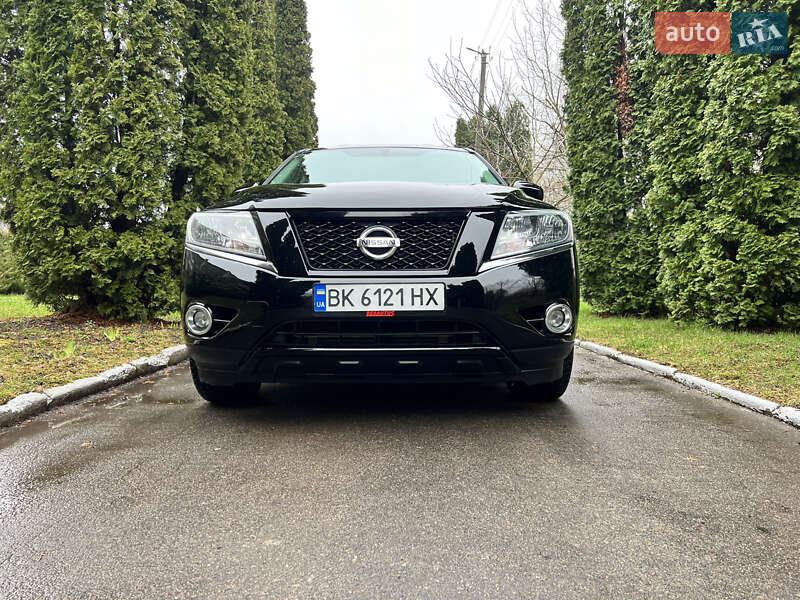 Внедорожник / Кроссовер Nissan Pathfinder 2014 в Ровно