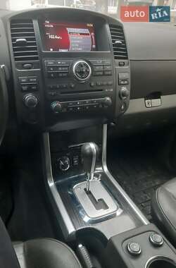 Внедорожник / Кроссовер Nissan Pathfinder 2010 в 
