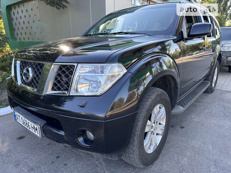 Позашляховик / Кросовер Nissan Pathfinder 2006 в Слов'янську