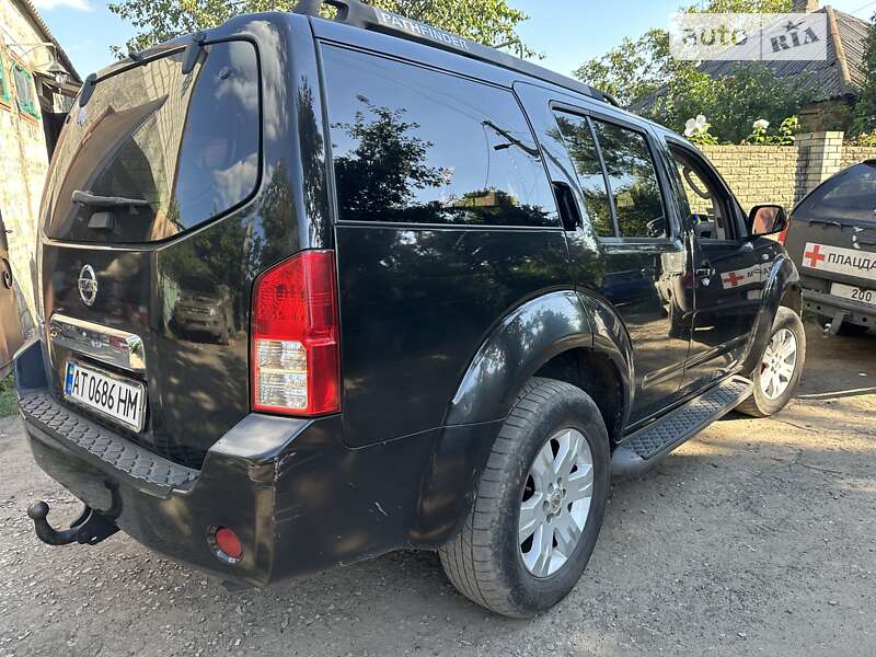 Позашляховик / Кросовер Nissan Pathfinder 2006 в Слов'янську