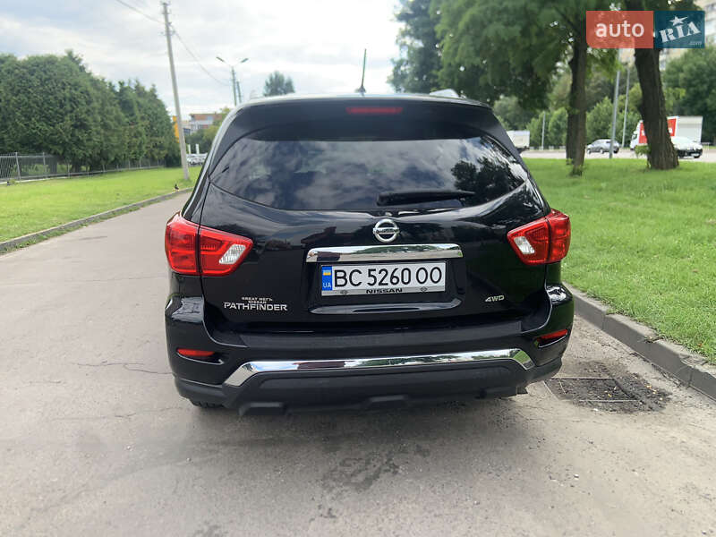 Позашляховик / Кросовер Nissan Pathfinder 2017 в Львові