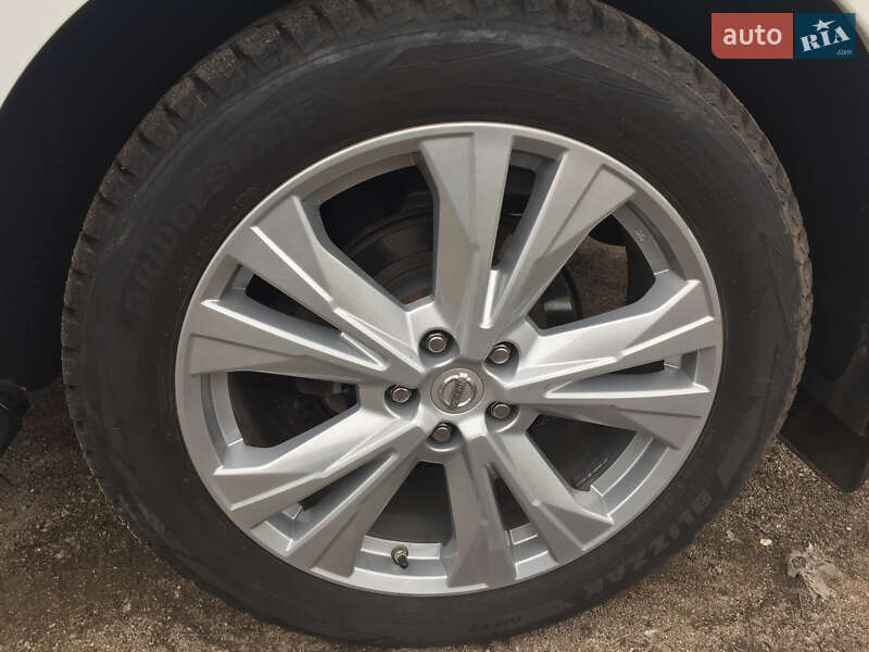 Внедорожник / Кроссовер Nissan Pathfinder 2017 в Прилуках