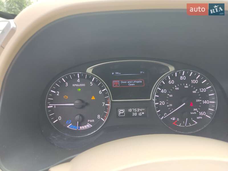 Позашляховик / Кросовер Nissan Pathfinder 2014 в Києві