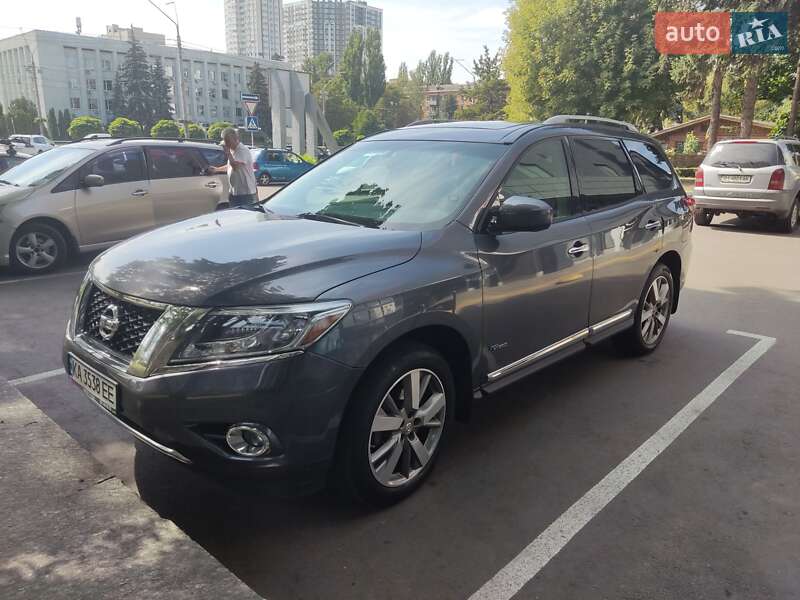 Позашляховик / Кросовер Nissan Pathfinder 2014 в Києві