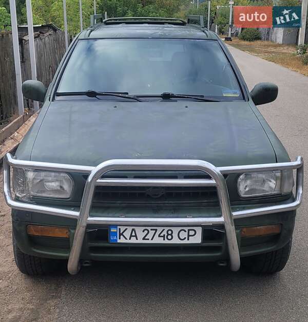 Внедорожник / Кроссовер Nissan Pathfinder 1999 в Киеве