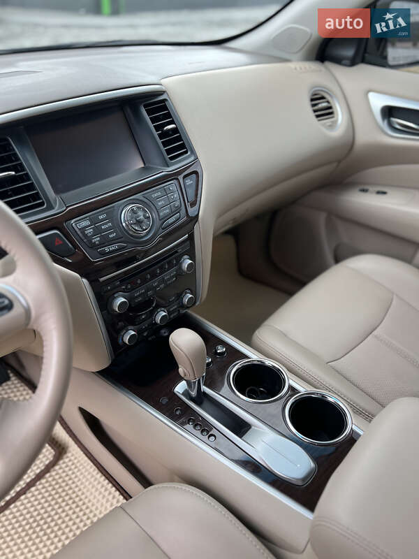 Внедорожник / Кроссовер Nissan Pathfinder 2015 в Тернополе