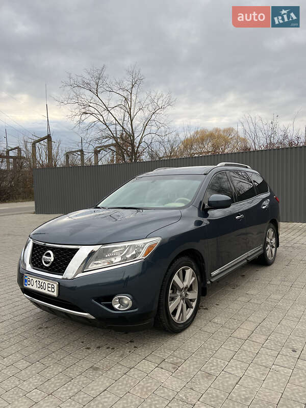 Внедорожник / Кроссовер Nissan Pathfinder 2015 в Тернополе