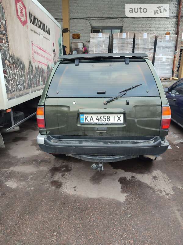 Внедорожник / Кроссовер Nissan Pathfinder 1998 в Киеве