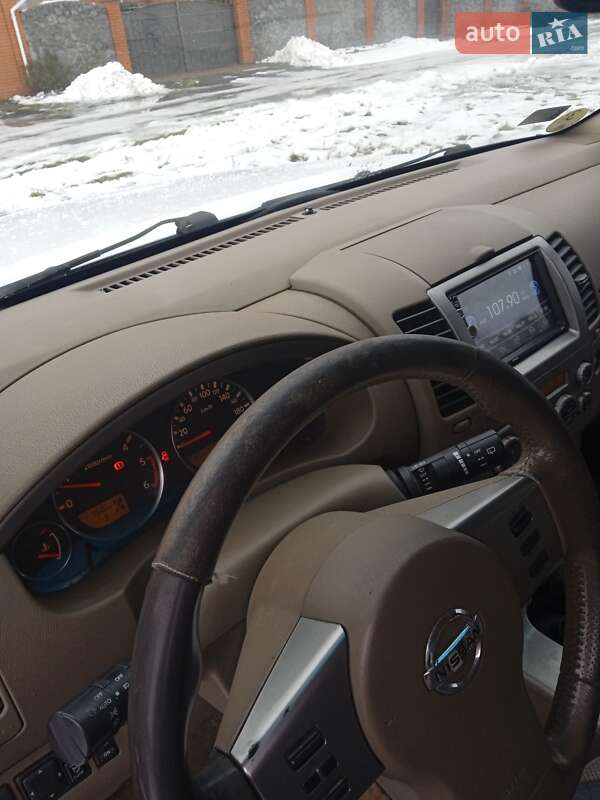 Позашляховик / Кросовер Nissan Pathfinder 2005 в Києві