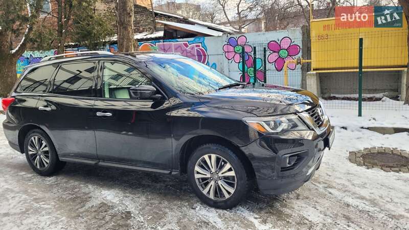 Внедорожник / Кроссовер Nissan Pathfinder 2017 в Львове