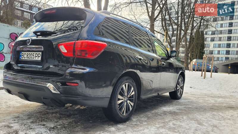 Внедорожник / Кроссовер Nissan Pathfinder 2017 в Львове