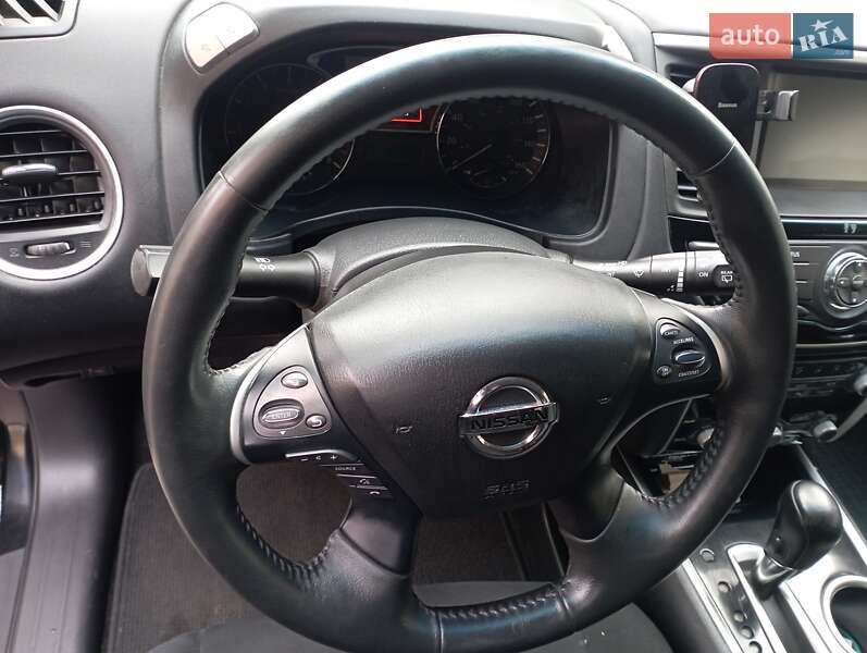 Позашляховик / Кросовер Nissan Pathfinder 2015 в Одесі