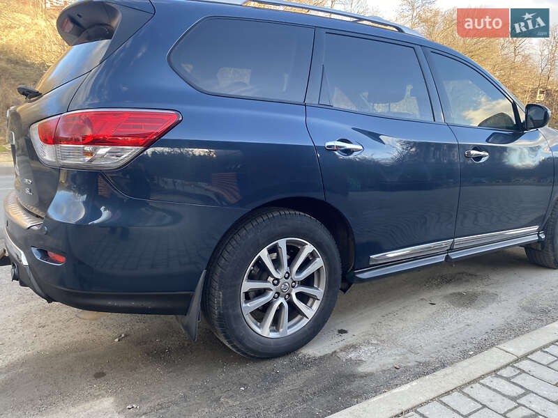 Позашляховик / Кросовер Nissan Pathfinder 2014 в Умані