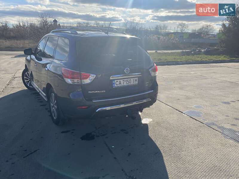 Позашляховик / Кросовер Nissan Pathfinder 2014 в Умані
