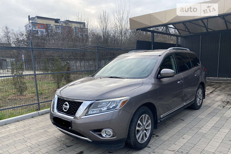 Внедорожник / Кроссовер Nissan Pathfinder 2014 в Ужгороде