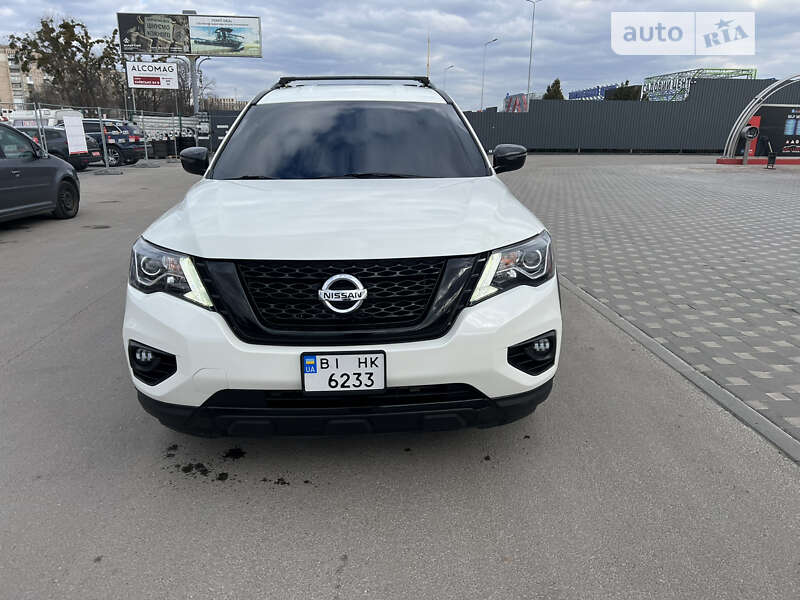 Позашляховик / Кросовер Nissan Pathfinder 2019 в Полтаві