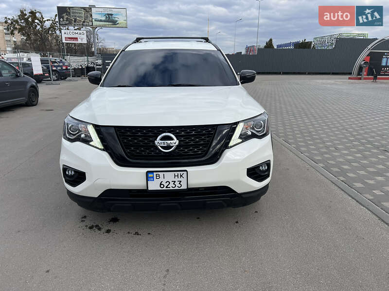 Nissan Pathfinder 2019