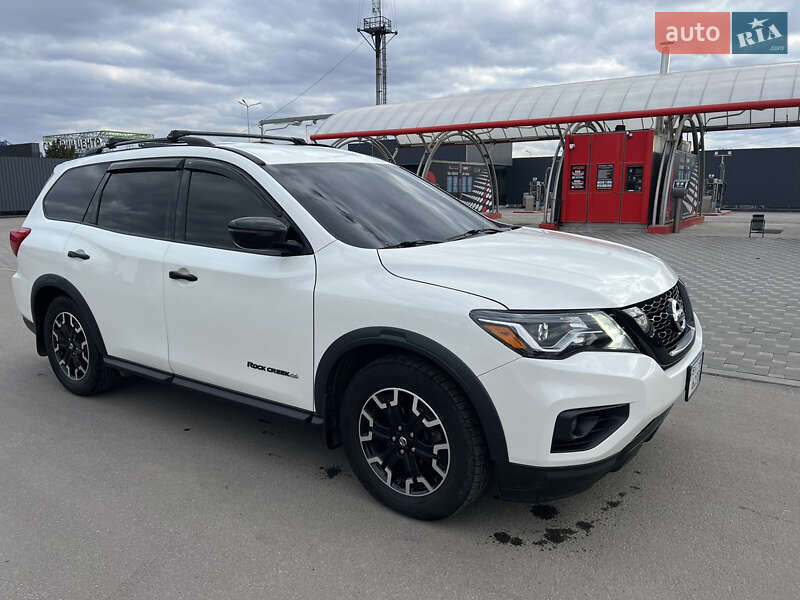 Позашляховик / Кросовер Nissan Pathfinder 2019 в Полтаві