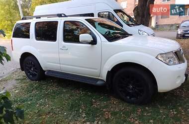 Внедорожник / Кроссовер Nissan Pathfinder 2010 в 