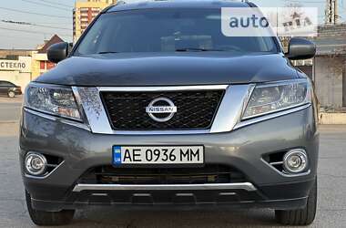 Внедорожник / Кроссовер Nissan Pathfinder 2015 в Днепре