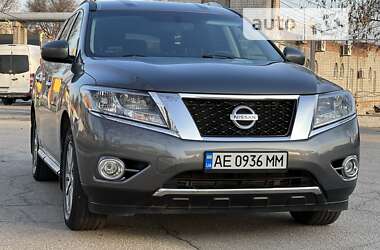 Внедорожник / Кроссовер Nissan Pathfinder 2015 в Днепре